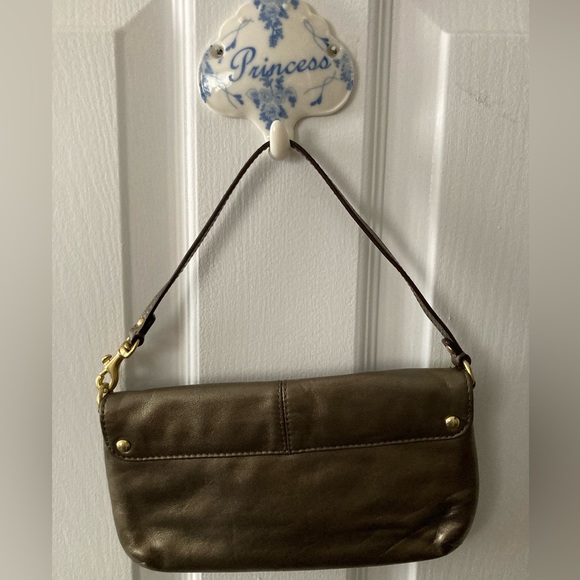 Coach - Picture 7 of 8